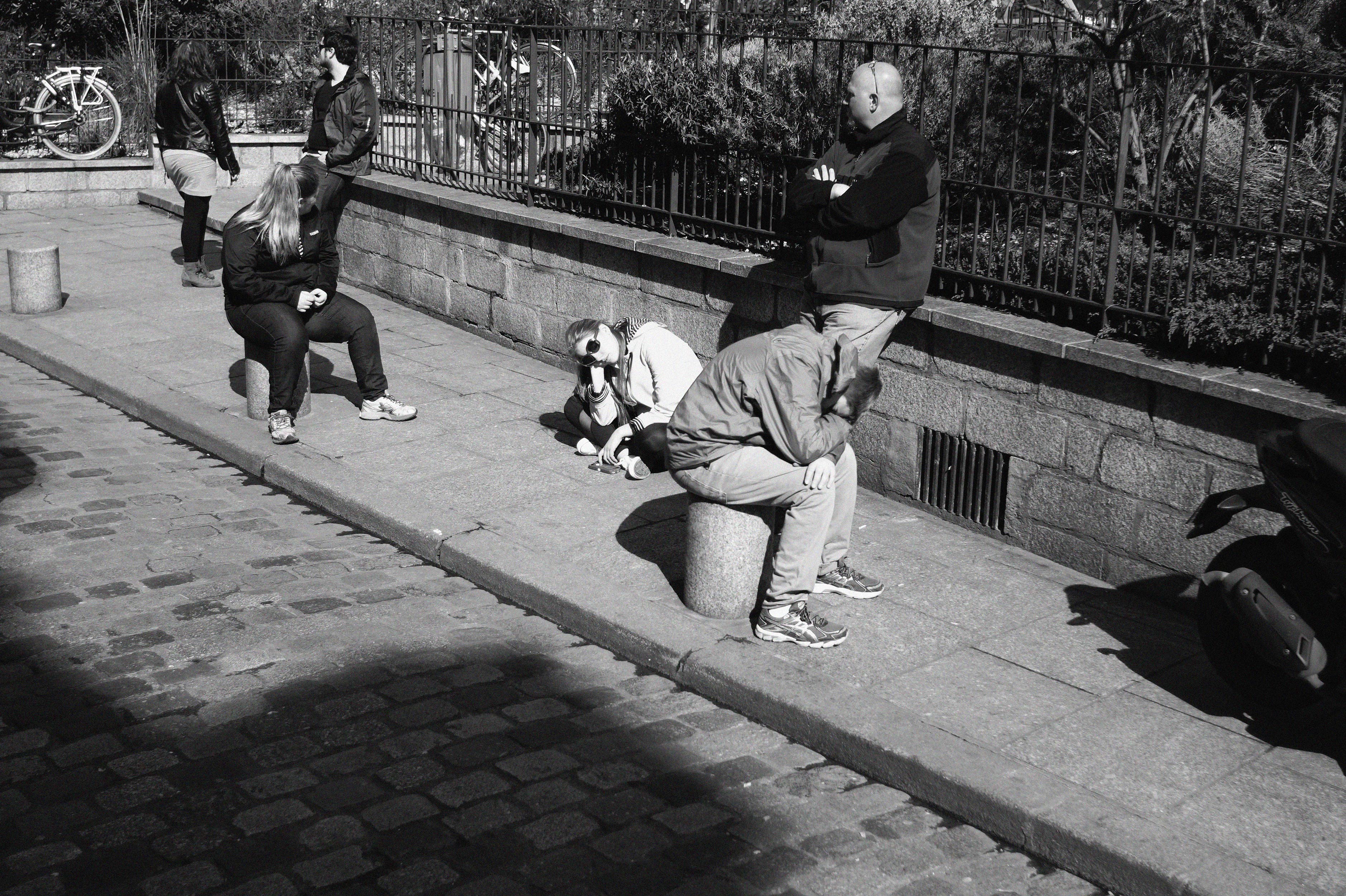 Tired-Tourists-Paris-by-Jacob-Woyton